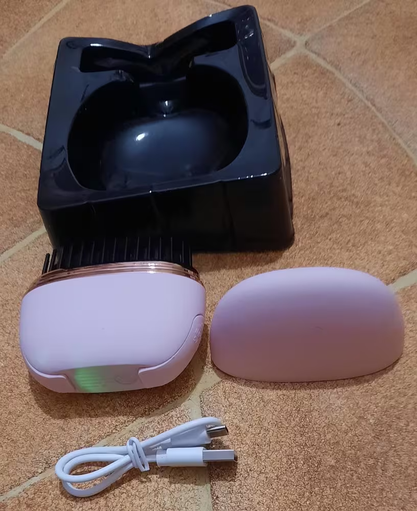 Mini hair straightener comb lifestyle