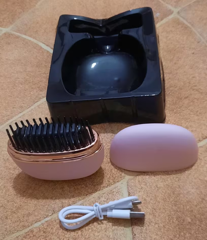 Mini hair straightener comb detail